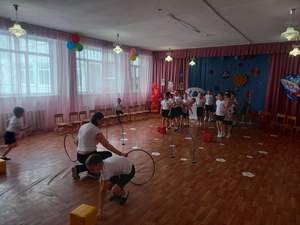 Космическое путешествие (подготовительные к школе группы)